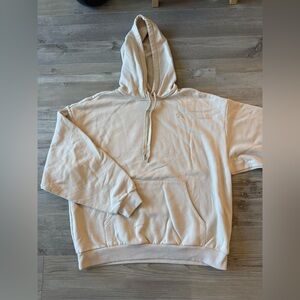 ALO Yoga Macadamia Accolade Hoodie - Like New